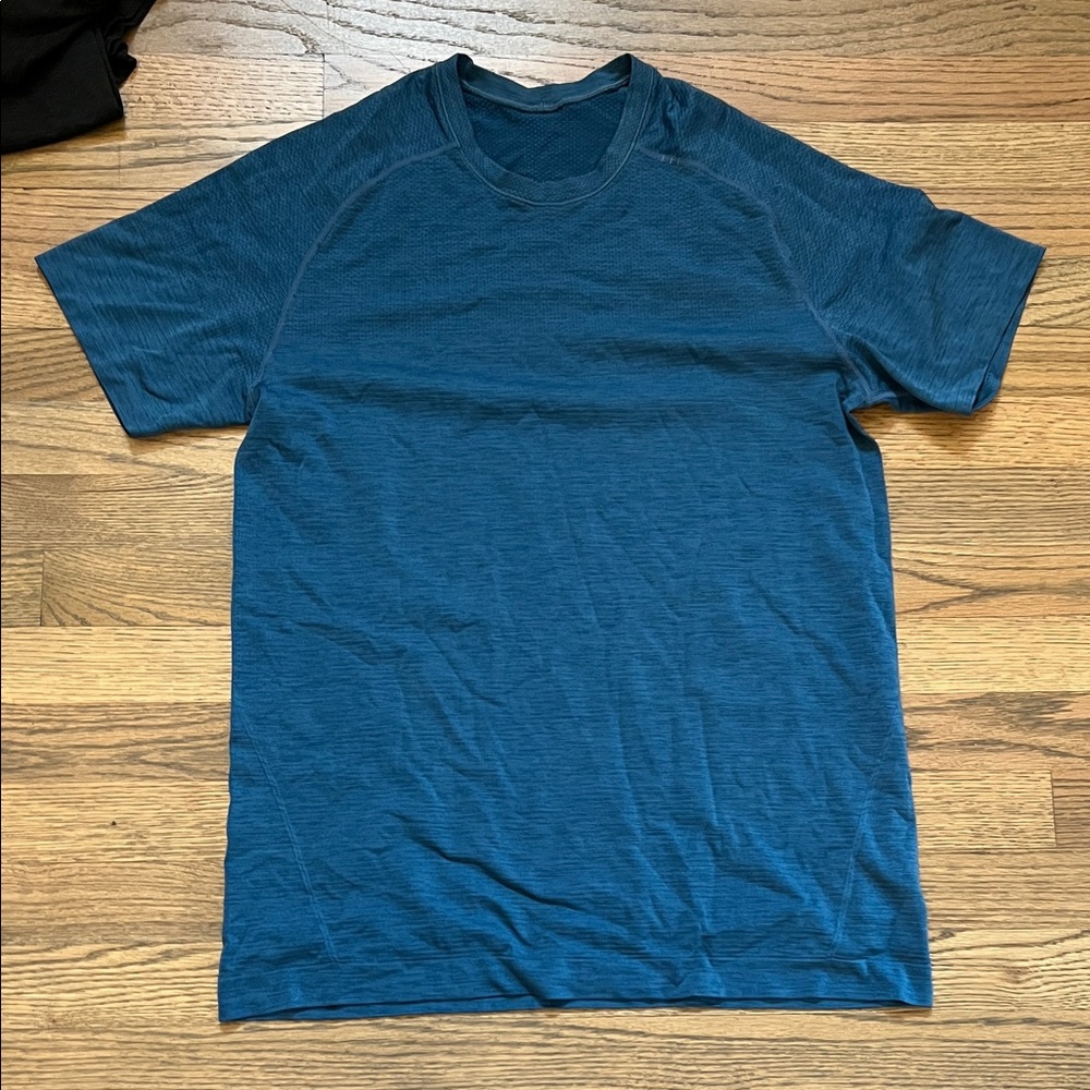 lululemon athletica Deep Blue Short Sleeve Tee